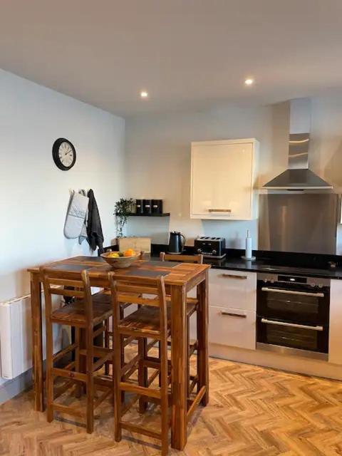 Spectacular 2 Bedroom Balcony Sea View Flat Scarborough Exterior foto